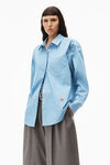 alexander wang apple boyfriend shirt in compact cotton blue/white