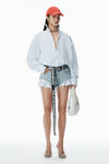 Alexander Wang light worn indigo 预制款衬衫配牛仔短裤连体衣